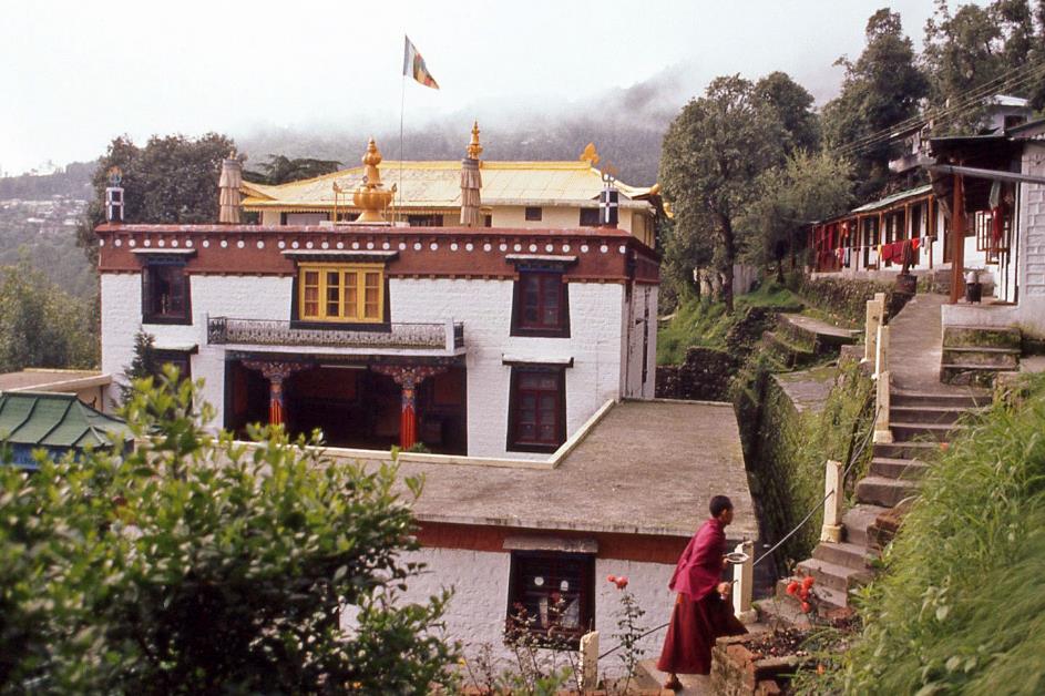 D:\DataFoto\Dia's - Reizen\1995-07-16 Ladakh\01 Dharamshala\Best Of\Ldak0036y.jpg
