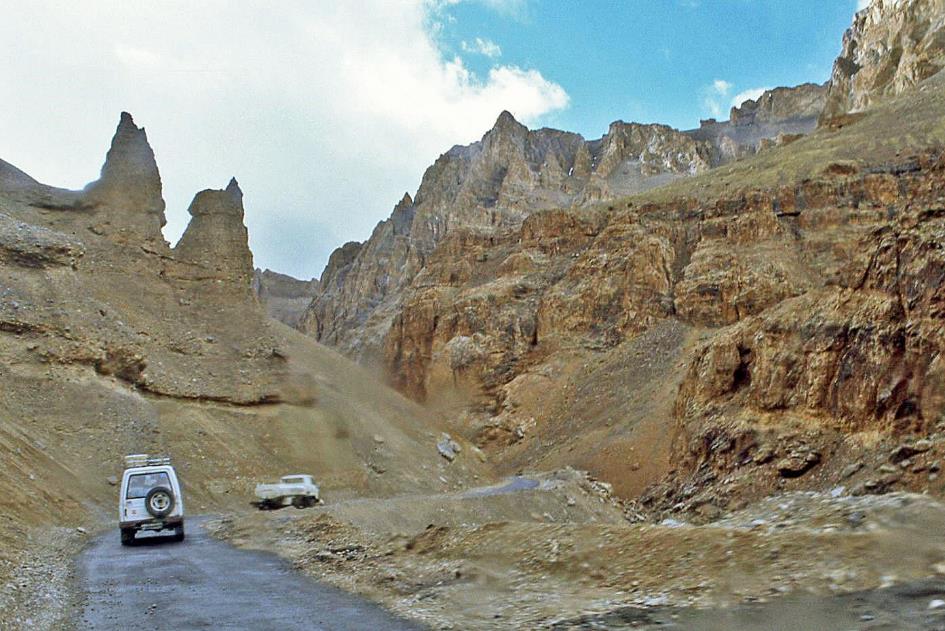 D:\DataFoto\Dia's - Reizen\1995-07-16 Ladakh\05 Naar Leh\Best Of\Ldak0338y.jpg