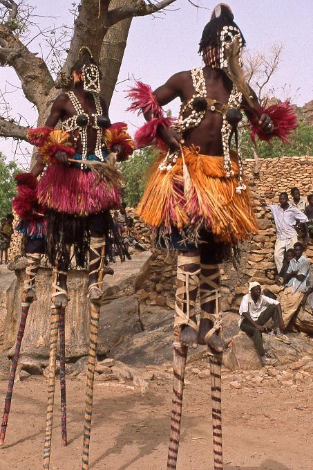 D:\DataFoto\Dia's - Reizen\1998-04-04 Mali - Burkina Faso\09 Dogonland\03 Maskerdans\Best Of\MaBu1284y.jpg