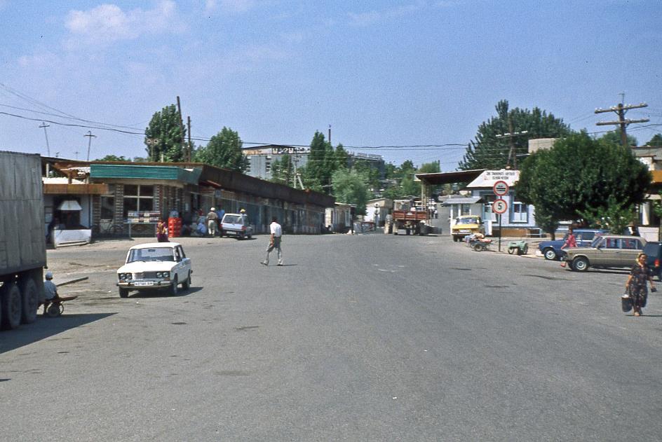 D:\DataFoto\Dia's - Reizen\1998-07-22 Zijderoute 2\10 Toktogul\Best Of\Zyde2295y.jpg