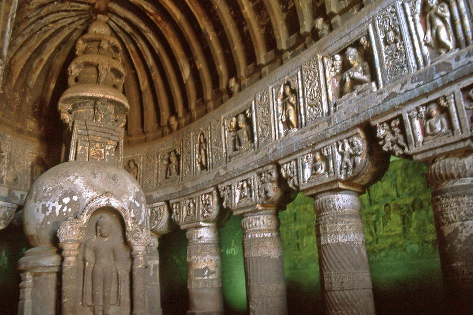 D:\DataFoto\Dia's - Reizen\2002-03-30 Centraal-India\15 Ajanta\Best Of\Grot 19\CInd1376y.jpg