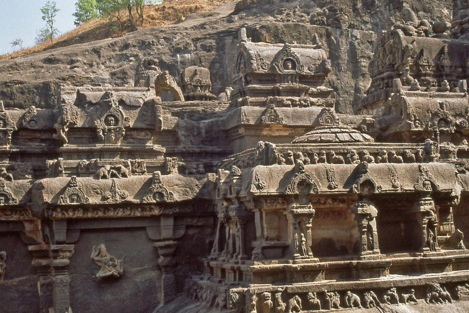 D:\DataFoto\Dia's - Reizen\2002-03-30 Centraal-India (herschikt)\16 Ellora\Best Of\Grot 16\CInd1400y.jpg