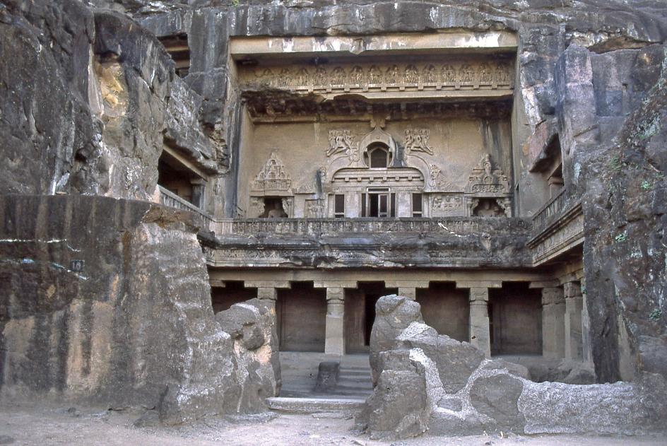 D:\DataFoto\Dia's - Reizen\2002-03-30 Centraal-India (herschikt)\16 Ellora\Best Of\Grot 10\CInd1389y.jpg