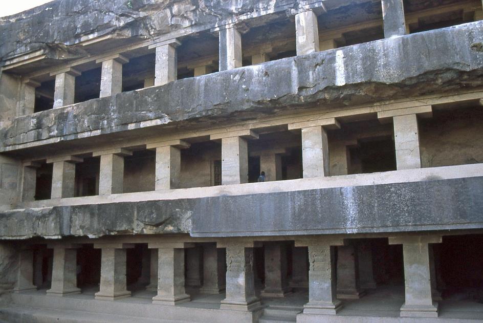 D:\DataFoto\Dia's - Reizen\2002-03-30 Centraal-India (herschikt)\16 Ellora\Best Of\Grot 12\CInd1386y.jpg