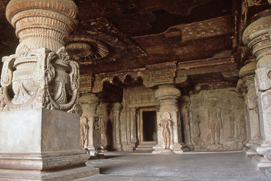 D:\DataFoto\Dia's - Reizen\2002-03-30 Centraal-India (herschikt)\16 Ellora\Best Of\Grot 32\CInd1408y.jpg