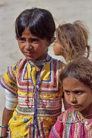 D:\DataFoto\Dia's - Reizen\2006-04-01 Rajasthan - Gujarat (herschikt)\14 Hodka\Best Of\Guja0215y.jpg