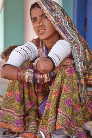 D:\DataFoto\Dia's - Reizen\2006-04-01 Rajasthan - Gujarat (herschikt)\14 Hodka\Best Of\Guja0212y.jpg