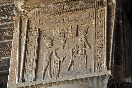 D:\DataFoto\Foto's - Reizen\2010-04-04 Egypte (herschikt)\14 Dendera\Best Of (herschikt)\04 Hathorzuilen\EGYP1494y.jpg