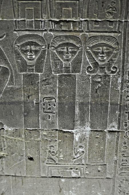 D:\DataFoto\Foto's - Reizen\2010-04-04 Egypte (herschikt)\14 Dendera\Best Of (herschikt)\06 Crypte en trappen\EGYP1459y.jpg