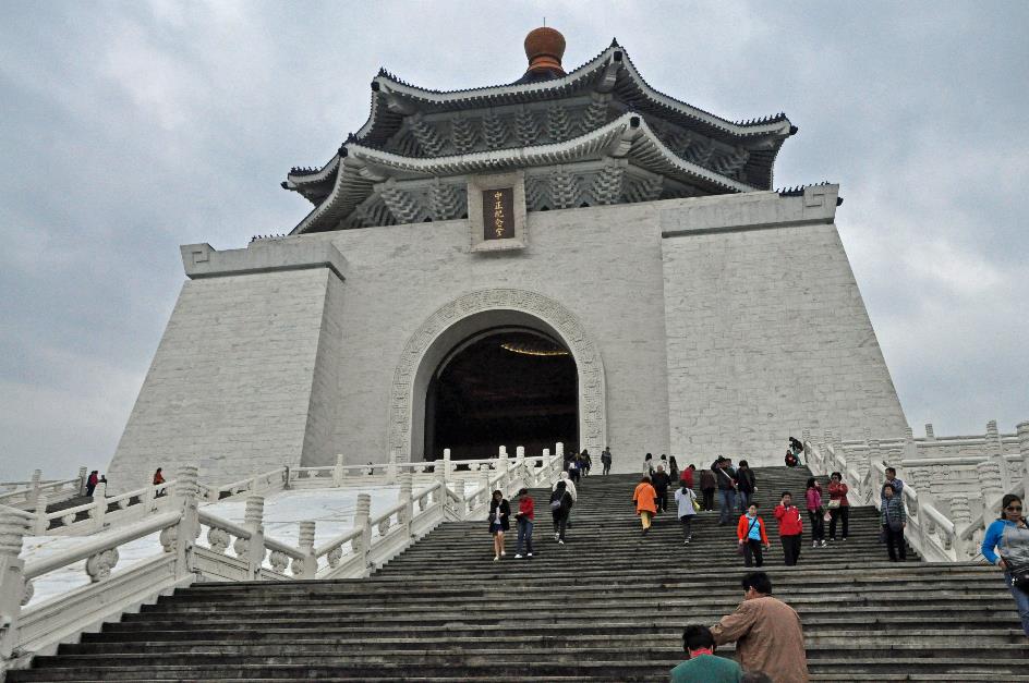 D:\DataFoto\Foto's - Reizen\2013-03-31 Taiwan (herschikt)\26 Taipei - Chiang Kai-shek Memorial\Best Of\TAIW1869y.jpg