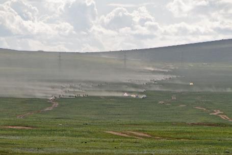 D:\DataFoto\Foto's - Reizen\2013-07-08 Mongolie\24 - 11 Naadam Paarden Finish\MONG0870y.jpg