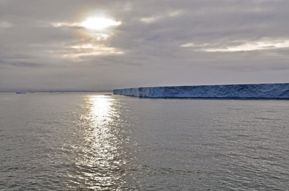 D:\DataFoto\Foto's - Reizen\2018-07-18 Spitsbergen\16 Brasvellbreen\Best Of\SPIT2360y.jpg