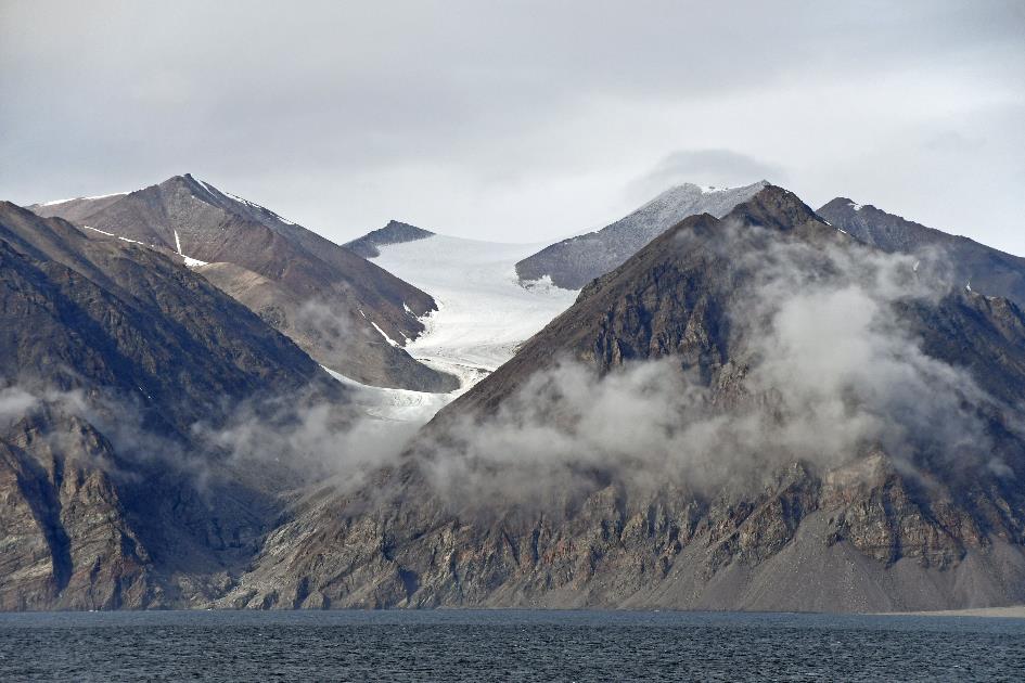 D:\DataFoto\Foto's - Reizen\2023-08-13 Noordwestelijke Doorvaart\19 Pond Inlet - Kustgebergte\Best Of\NWD_2333y.jpg